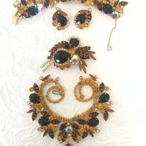 BOOK PIECE! Gorgeous Vintage Juliana Elster & Delizza Tiger Stripe GRAND Parure!